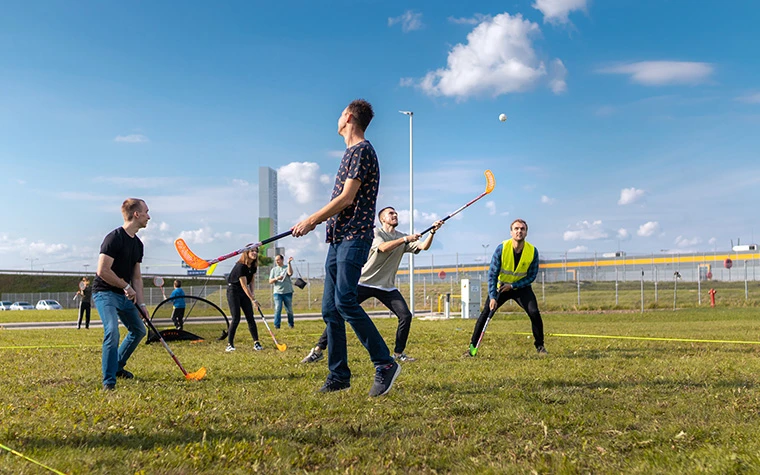 materialise employees playing hockey